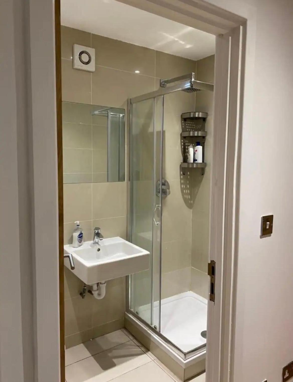 Lovely Private Rooms In Euston, Central London Exterior photo